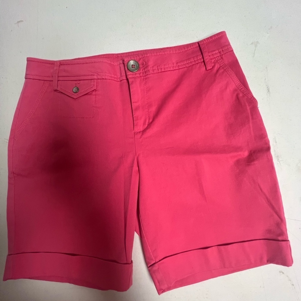 DKNY JEANS HOT PINK SHORTS SIZE 4  W/CUFFED LEGS. PERFECT CONDITION  BELT LOOPS